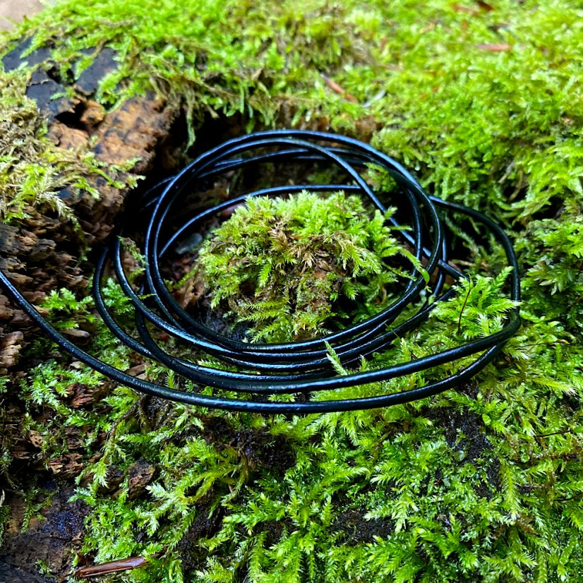 Voskovaná šňůrka 100 cm (imitace kůže)