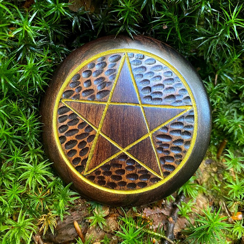 Dřevěný pentagram na oltář č.3