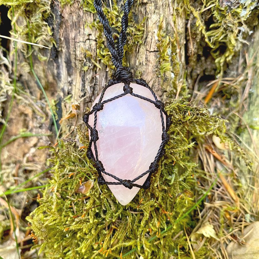 Macrame přívěsek slza