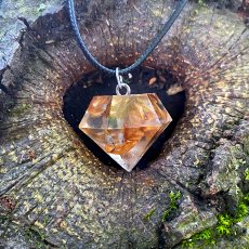 Přívěsek krystal s květinami a solí