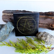 Dřevěný pentagram na zavěšení č.21A