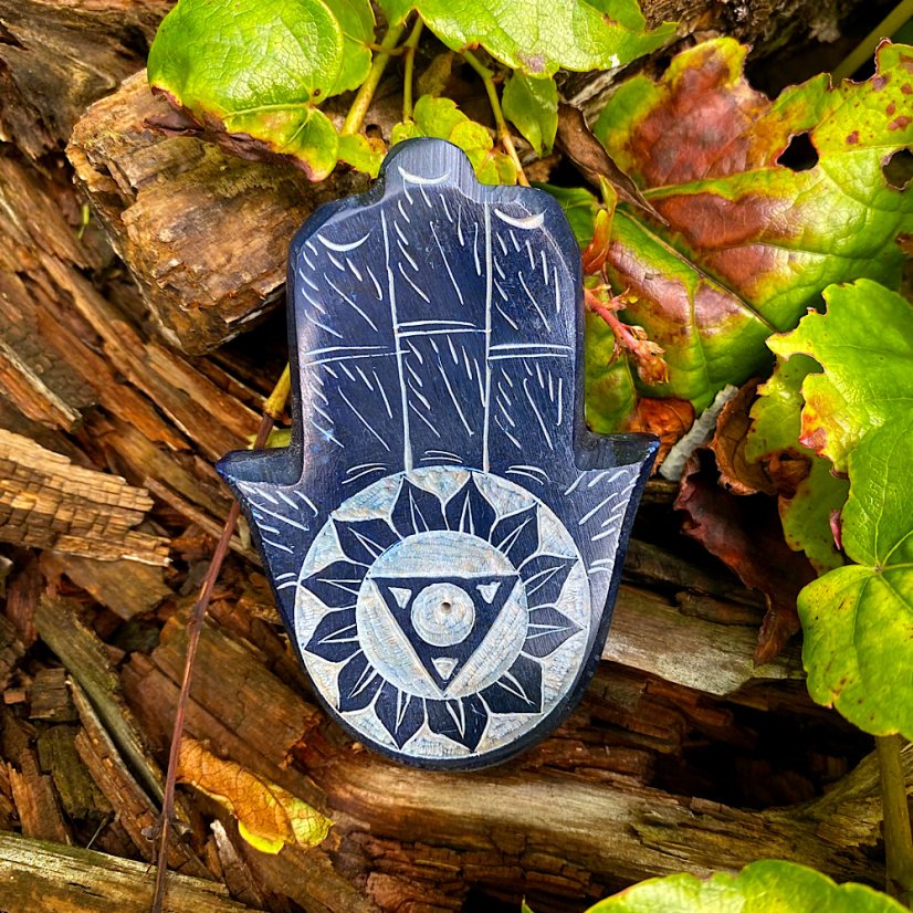 Vyřezávaný minerální stojánek Hamsa - Čakry: Sakrální čakra