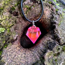 Přívěsek růžový krystal