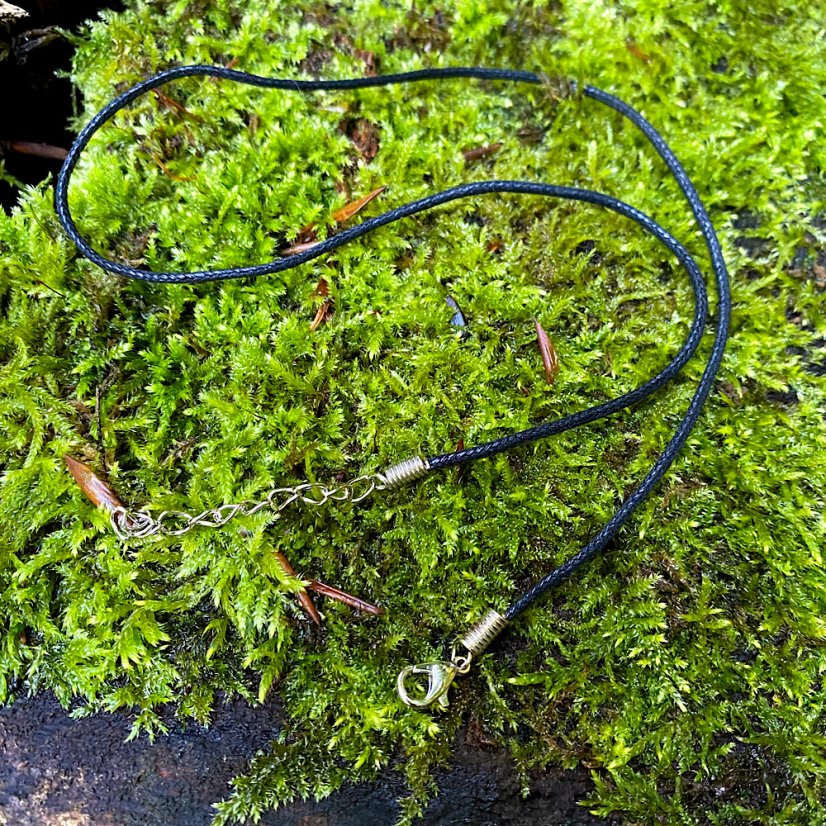 Voskovaná šňůrka s karabinkou 45 cm - Barva: Béžová