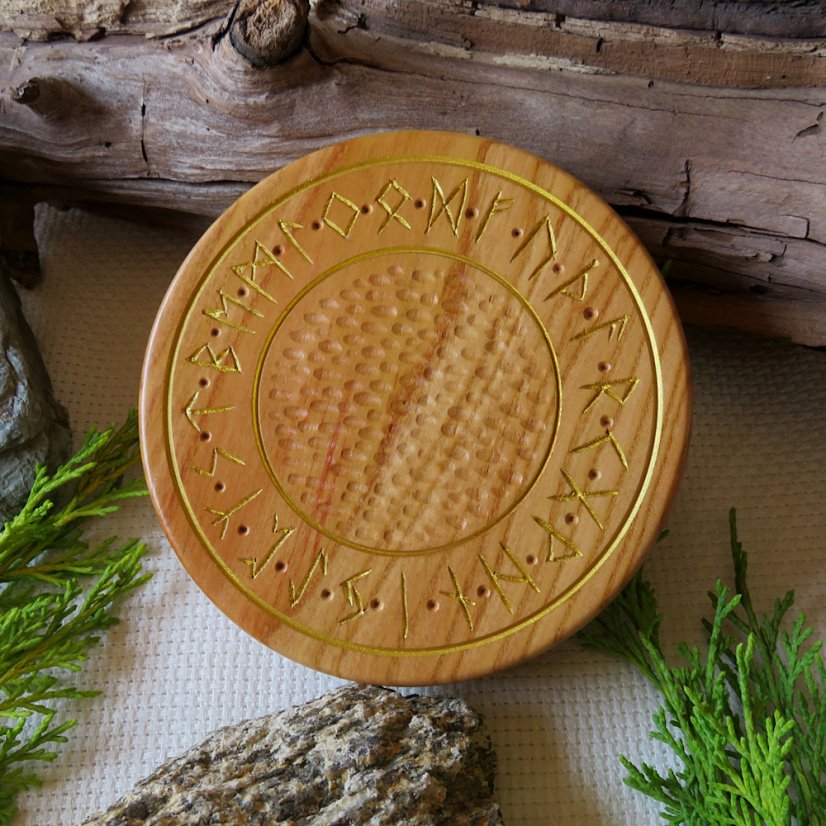 Tácek s runami Starší futhark č.2