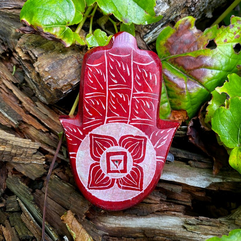 Vyřezávaný minerální stojánek Hamsa - Čakry: Sakrální čakra