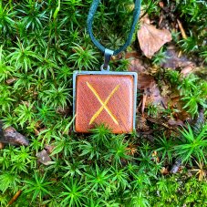 Dřevěný přívěsek Gebo